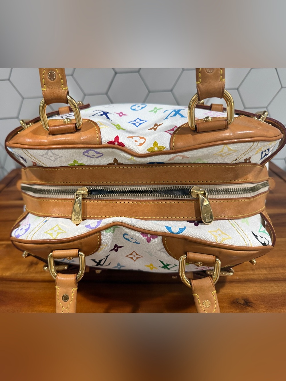 Louis Vuitton White Murakami Claudia Multicolor Monogram with Tan Trim - Picture 4 of 10